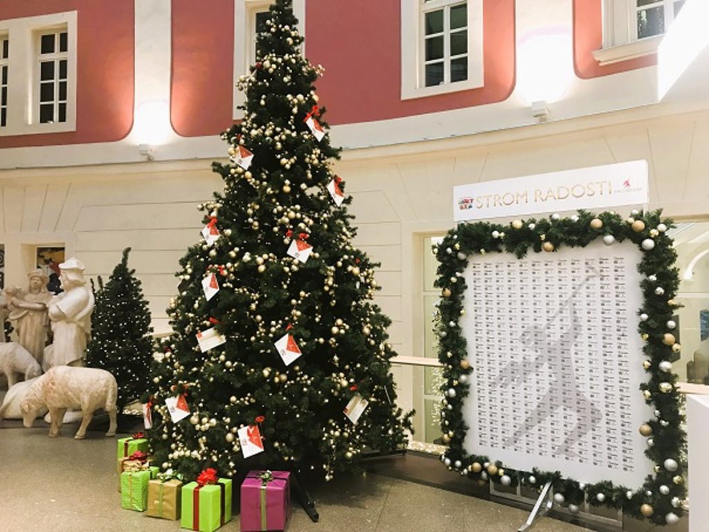 Palladium láká vánoční atmosférou k nákupům dárků a k pomoci dětem