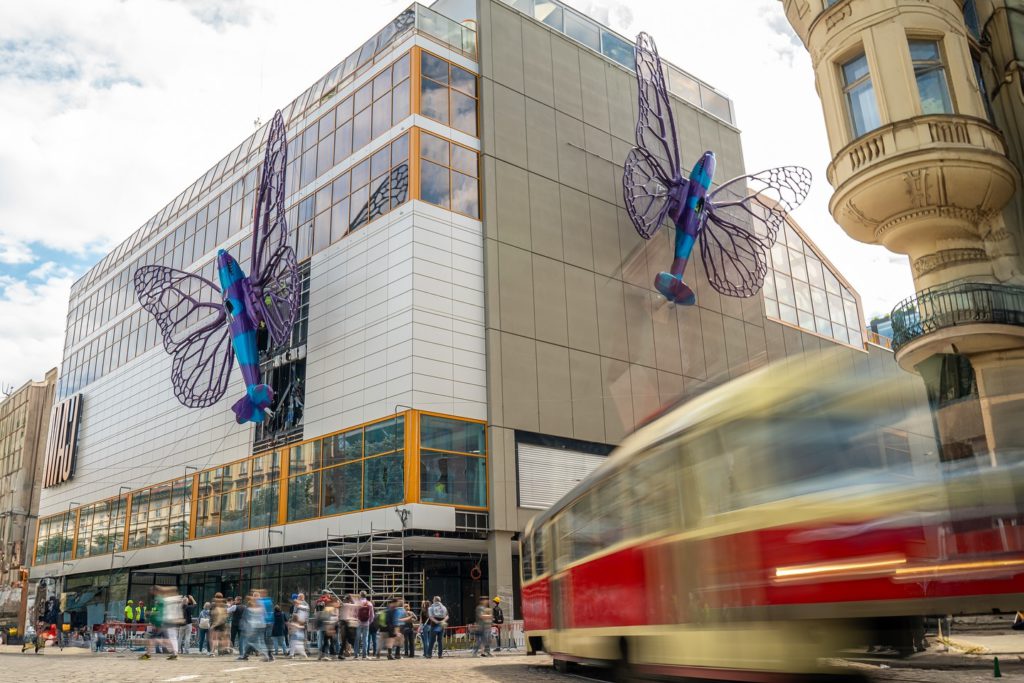 Máj Národní: Oblíbená prodejna Tesco se vrací již tento měsíc