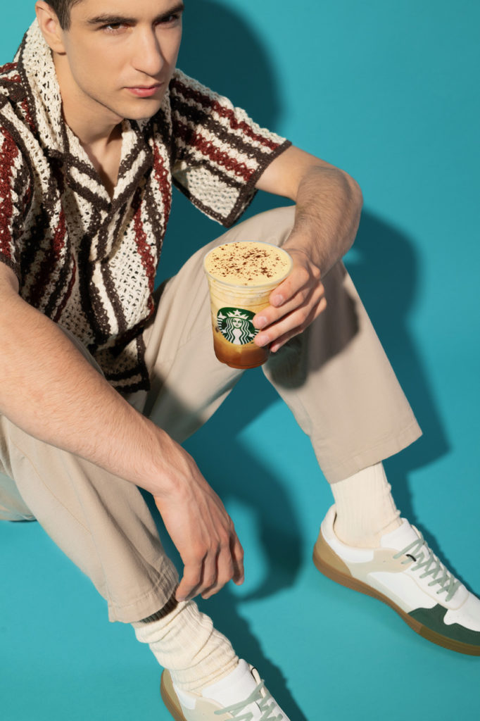Starbucks představuje novou zrnkovou kávu a lahodné letní dezerty