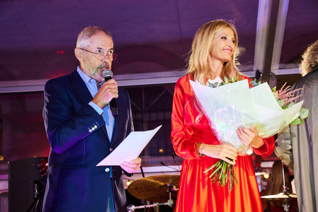 Palác Kinských žije typickou italskou atmosférou. Pobočku zde otevřela restaurace L´Osteria