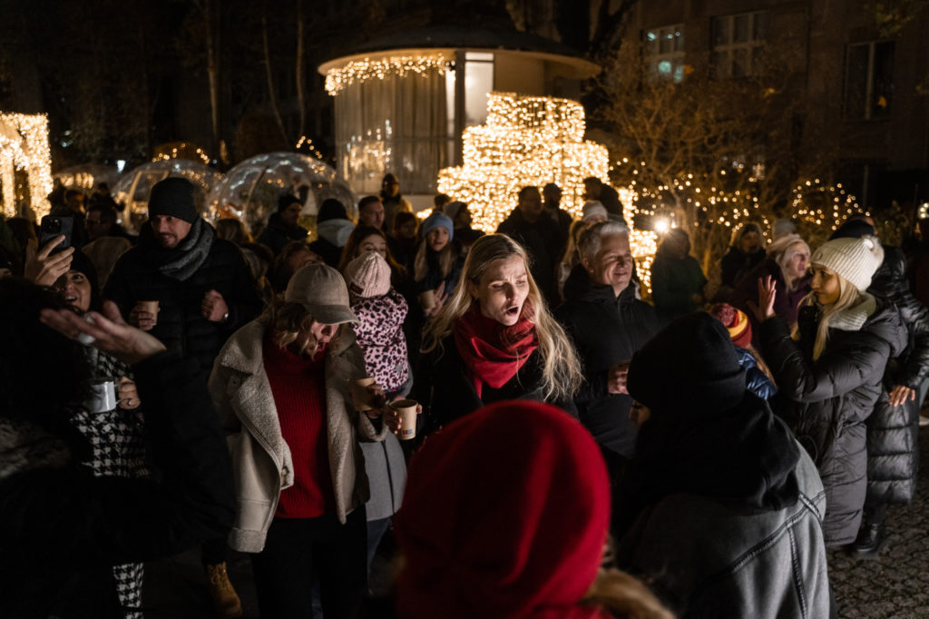 Slovanský dům: Jedno z nejkrásnějších vánočních míst v centru Prahy rozsvítily známé tváře