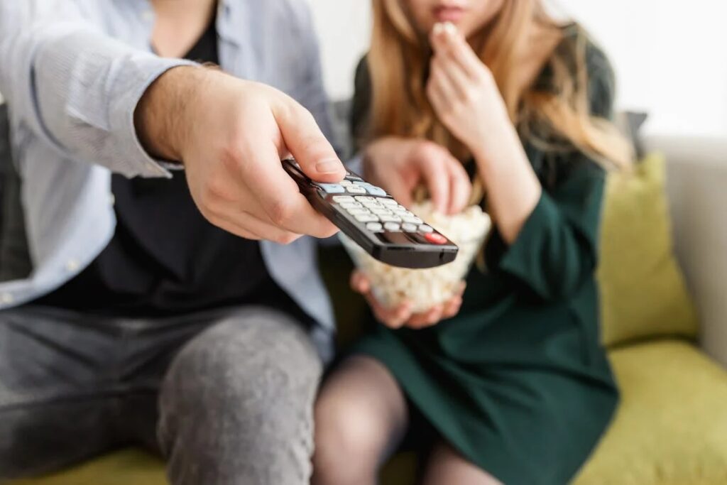 Co vede české diváky ke střídání mezi lokálním a globálním obsahem?