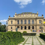 Rudolfinum v Praze, celkový pohled na budovu; archivní fotografie